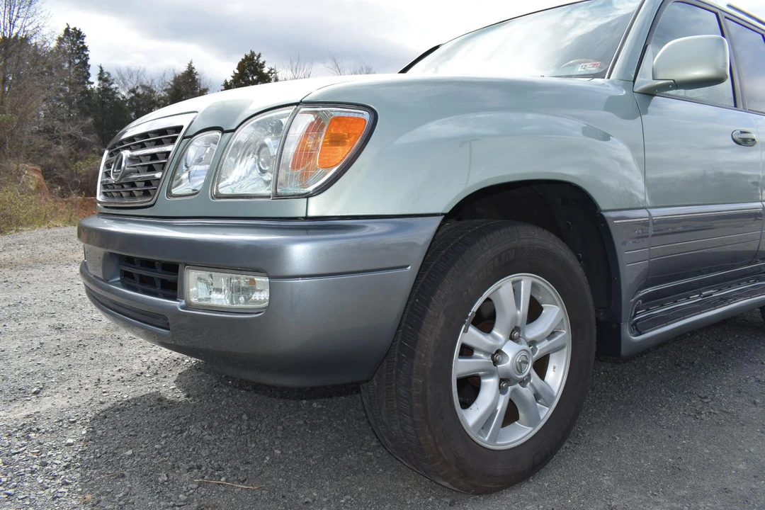 2005 Lexus LX 2nd Gen - Image 7 of 31
