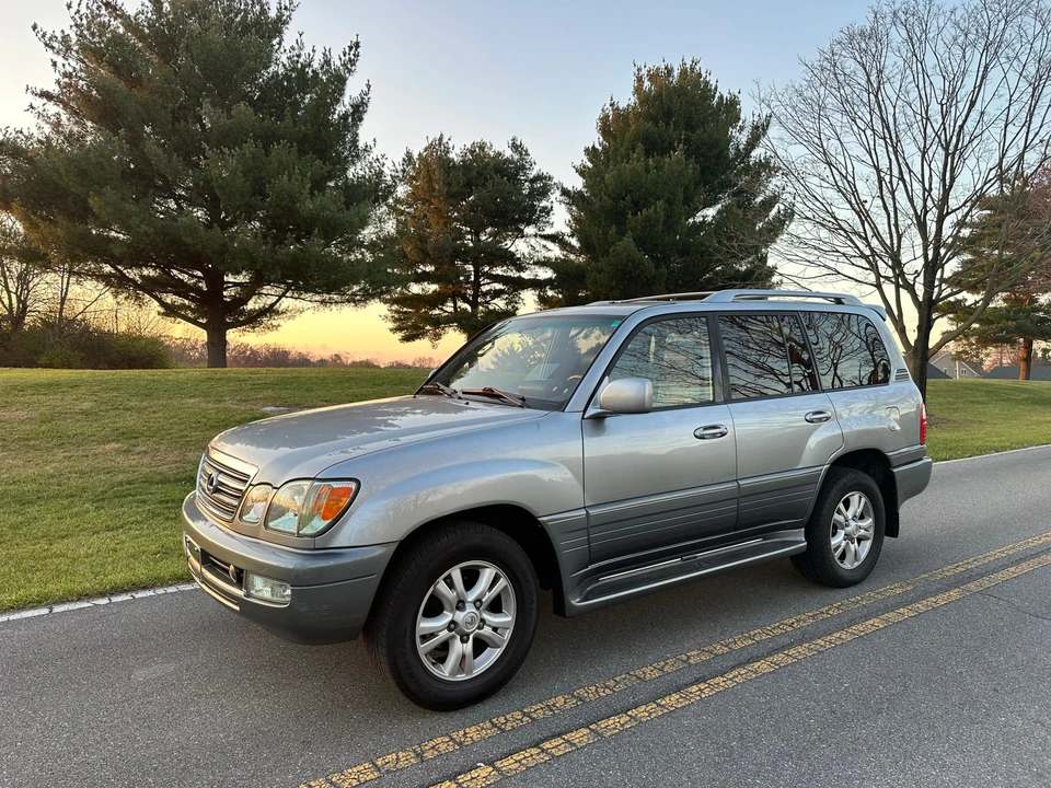 2005 Lexus LX 2nd Gen - Image 13 of 31