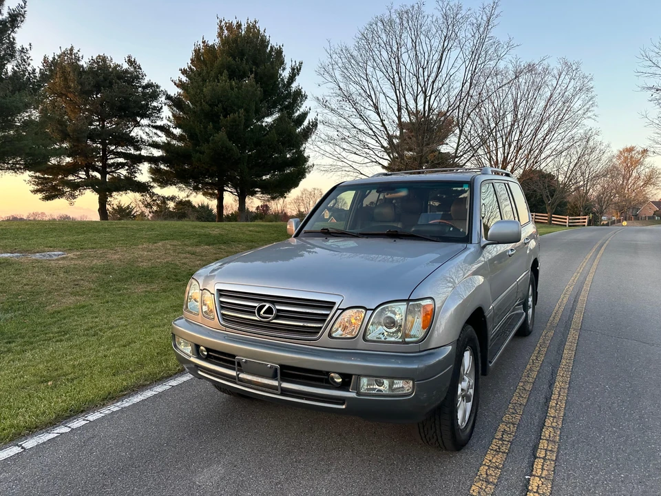 2005 Lexus LX 2nd Gen - Image 6 of 31