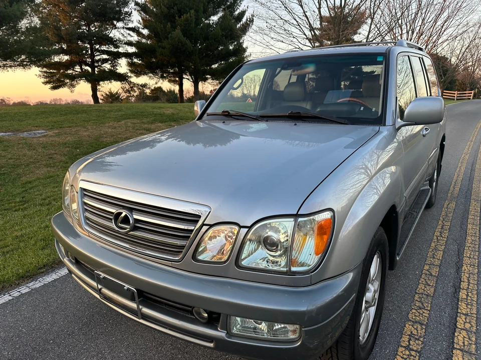 2005 Lexus LX 2nd Gen - Image 7 of 31