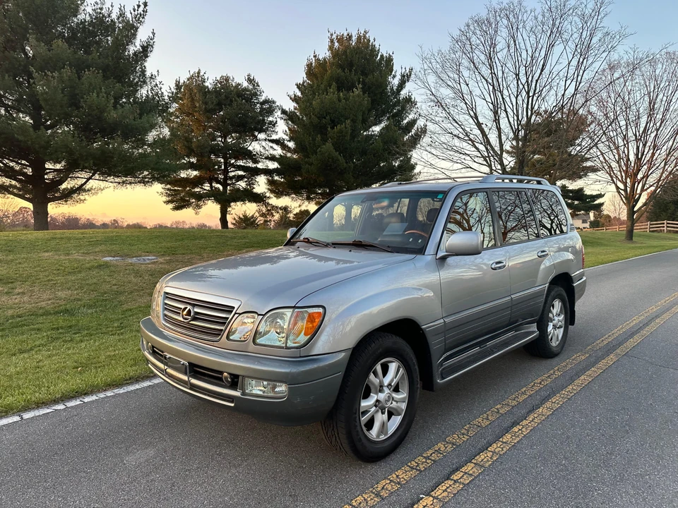 2005 Lexus LX 2nd Gen - Image 8 of 31