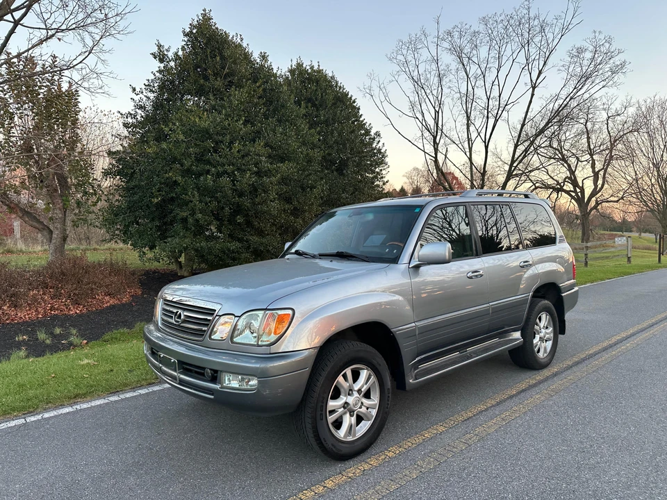 2005 Lexus LX 2nd Gen - Image 16 of 31