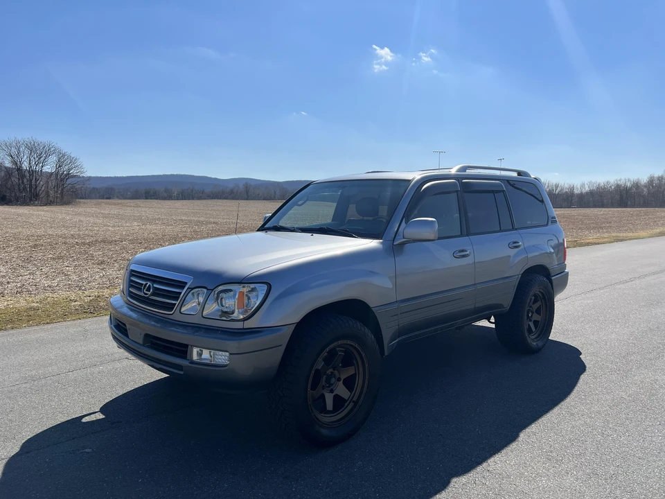 2005 Lexus LX 2nd Gen - Image 10 of 31