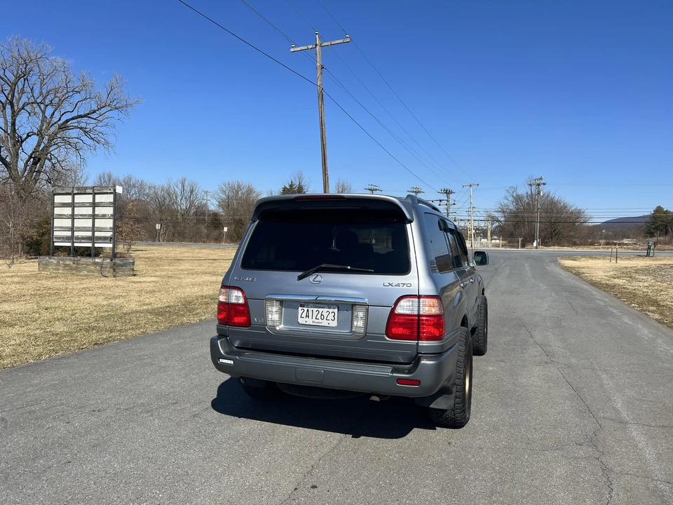 2005 Lexus LX 2nd Gen - Image 22 of 31