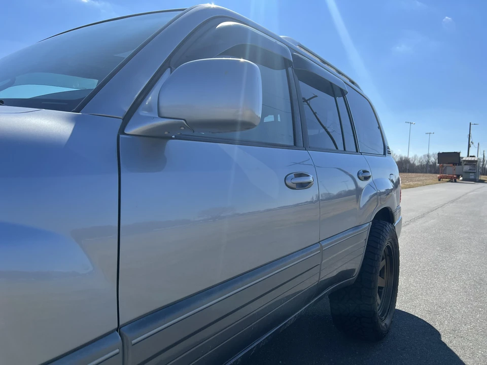 2005 Lexus LX 2nd Gen - Image 31 of 31