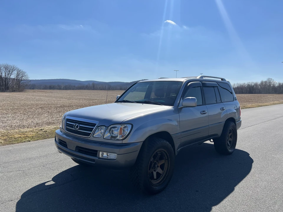 2005 Lexus LX 2nd Gen - Image 8 of 31
