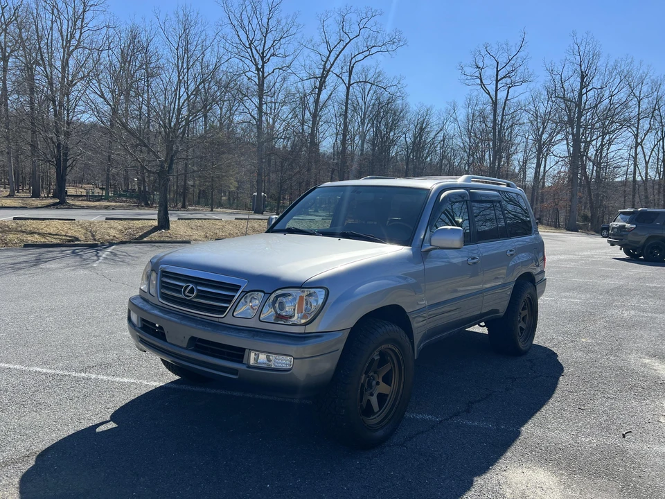 2005 Lexus LX 2nd Gen - Image 6 of 31