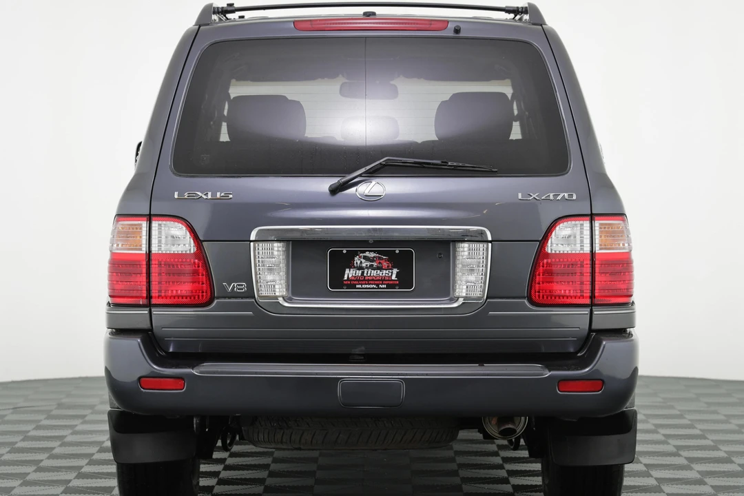 2005 Lexus LX 2nd Gen - Image 5 of 31
