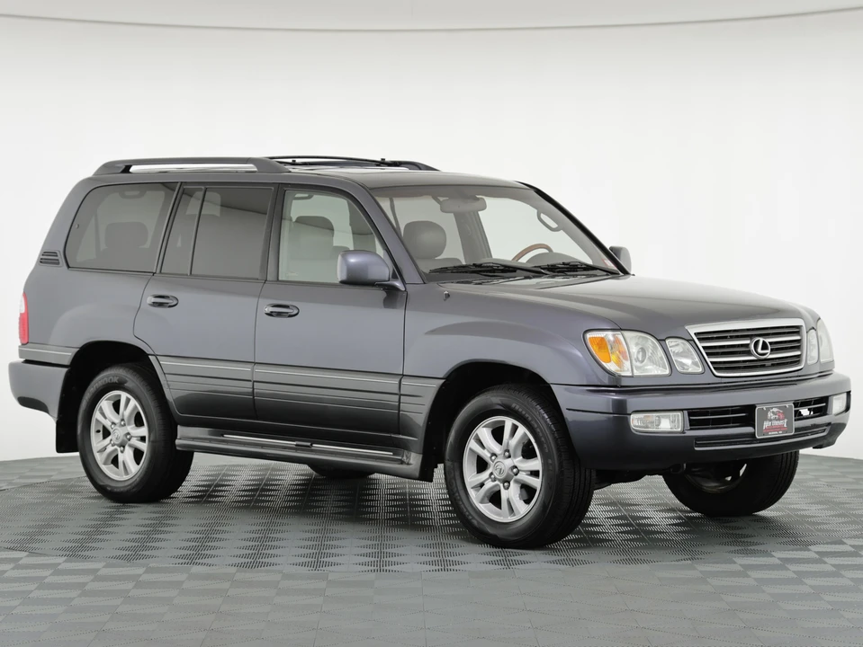 2005 Lexus LX 2nd Gen - Image 12 of 31