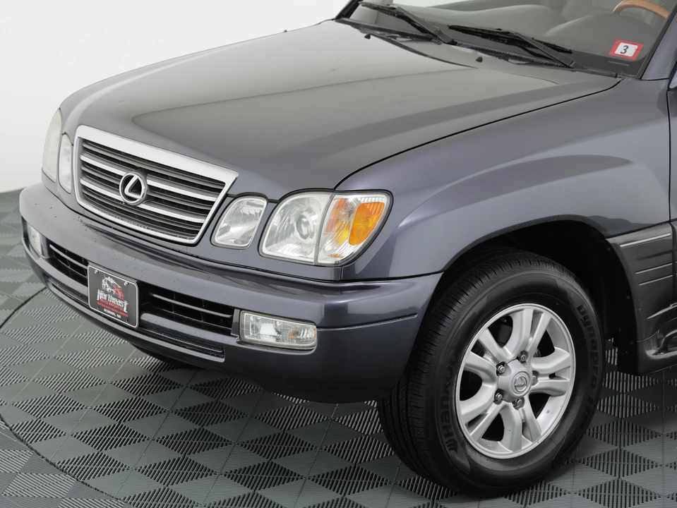 2005 Lexus LX 2nd Gen - Image 18 of 31