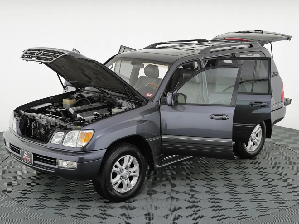 2005 Lexus LX 2nd Gen - Image 13 of 31