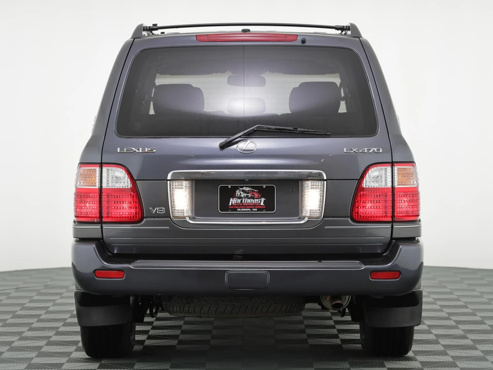 2005 Lexus LX 2nd Gen - Image 11 of 31