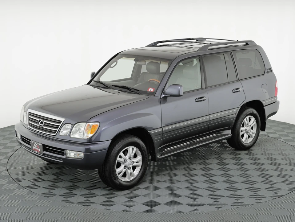 2005 Lexus LX 2nd Gen - Image 7 of 31