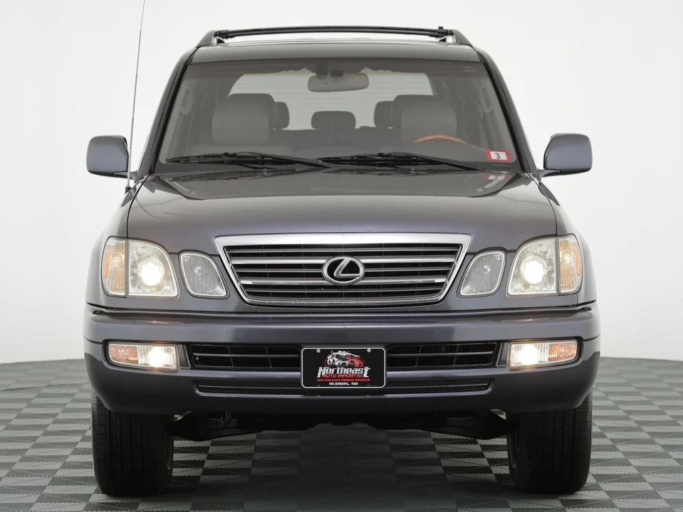 2005 Lexus LX 2nd Gen - Image 6 of 31