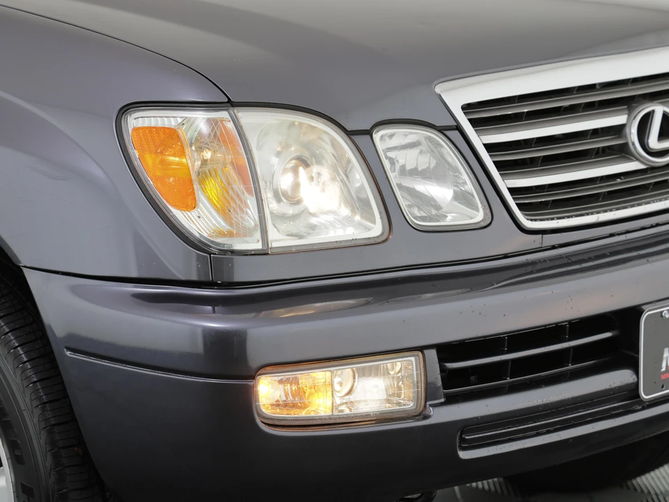 2005 Lexus LX 2nd Gen - Image 14 of 31