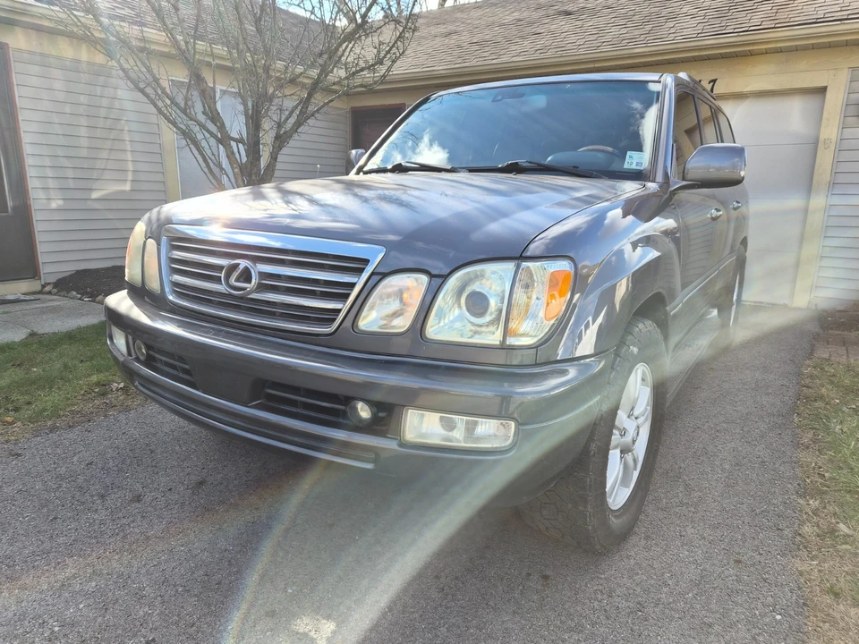 2005 Lexus LX 2nd Gen - Image 11 of 11