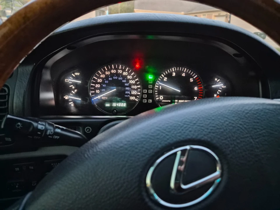 2005 Lexus LX 2nd Gen - Image 3 of 11