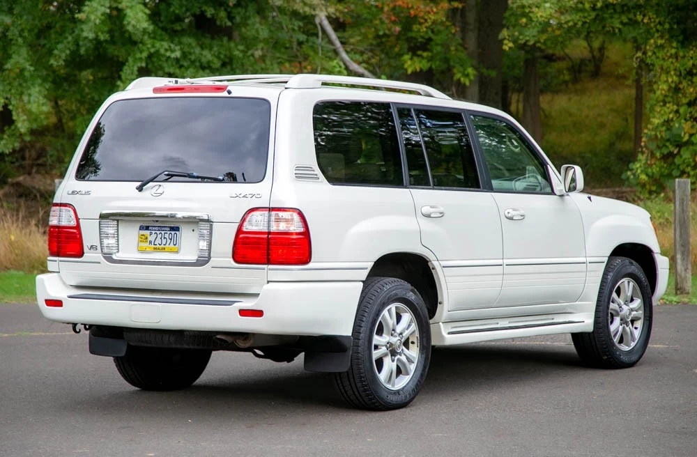 2005 Lexus LX 3rd Gen - Image 3 of 19