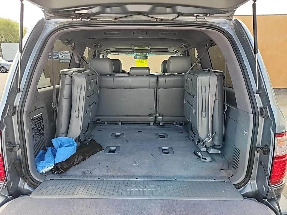 2005 Lexus LX 2nd Gen - Image 9 of 18