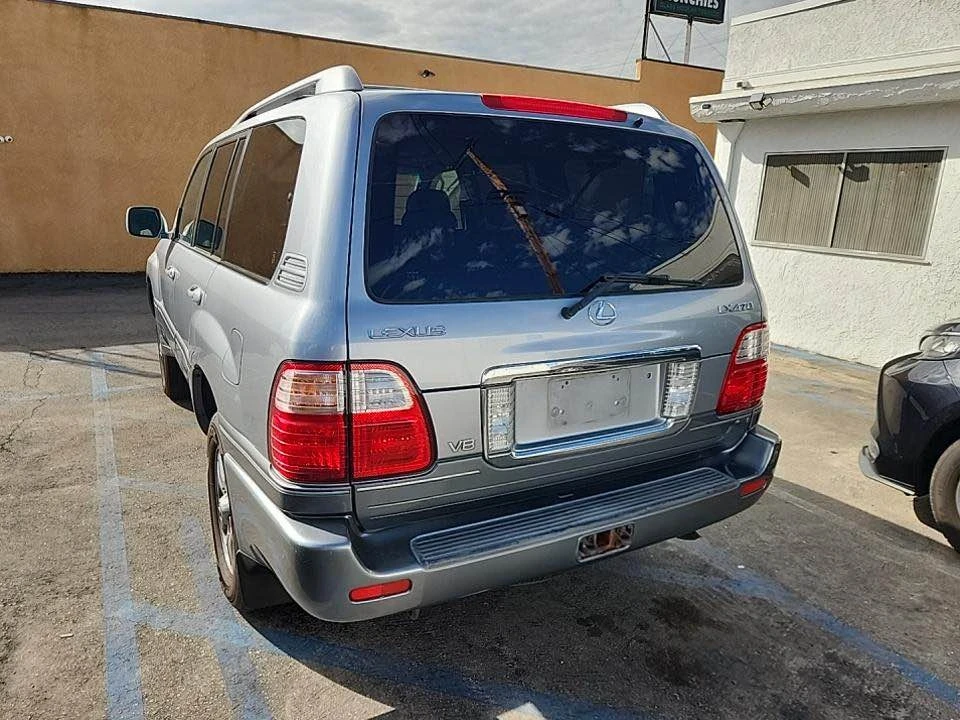 2005 Lexus LX 2nd Gen - Image 6 of 18