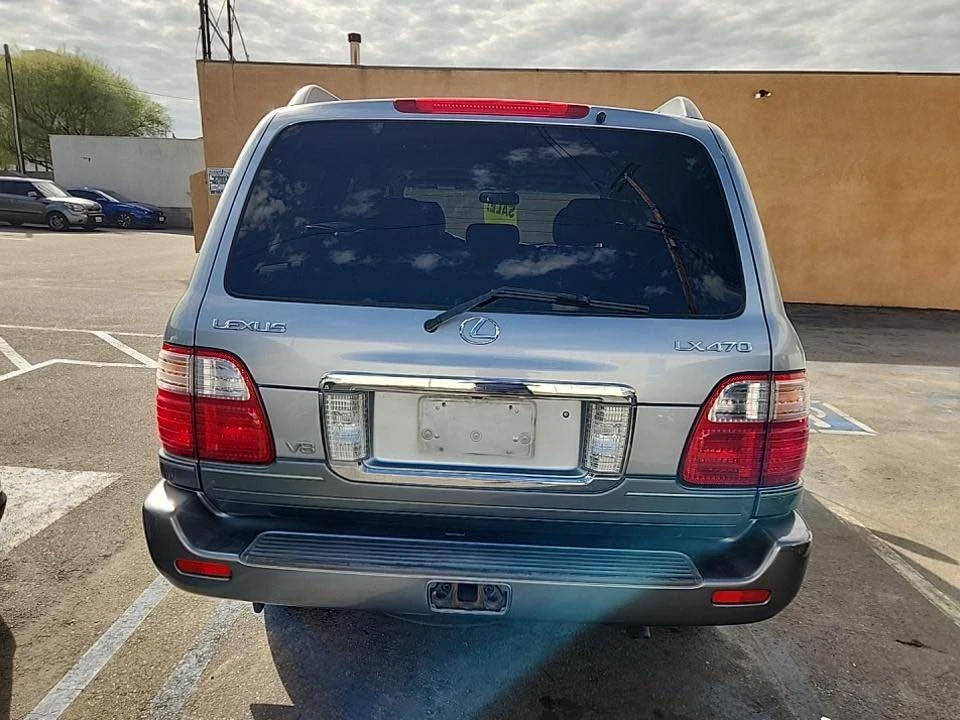 2005 Lexus LX 2nd Gen - Image 5 of 18