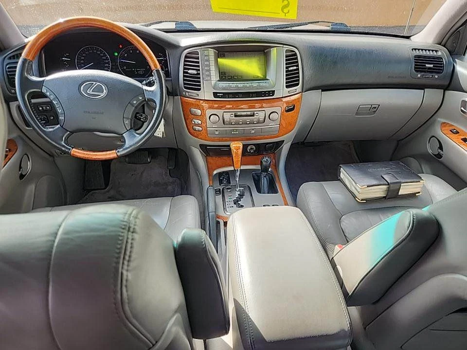 2005 Lexus LX 2nd Gen - Image 15 of 18