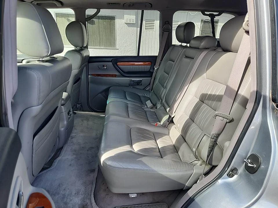 2005 Lexus LX 2nd Gen - Image 13 of 18