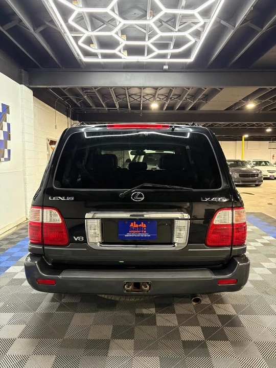2005 Lexus LX 2nd Gen - Image 5 of 20