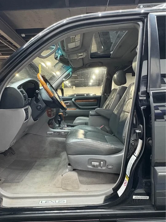 2005 Lexus LX 2nd Gen - Image 12 of 20