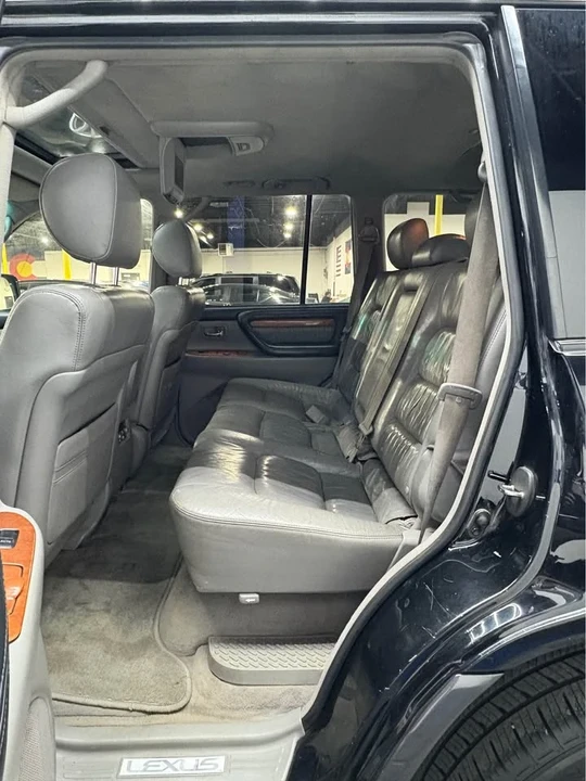 2005 Lexus LX 2nd Gen - Image 13 of 20