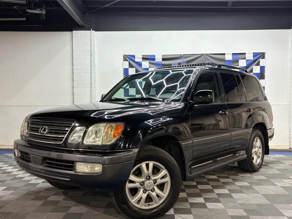 2005 Lexus LX 2nd Gen - Image 9 of 20