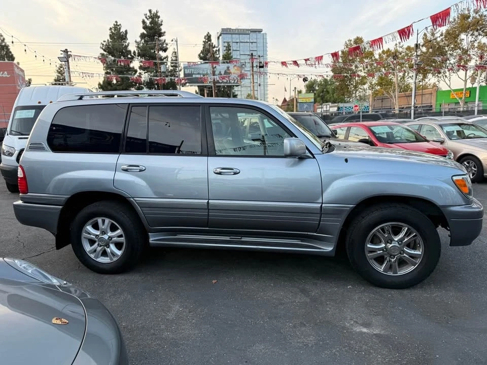 2005 Lexus LX 2nd Gen - Image 6 of 14