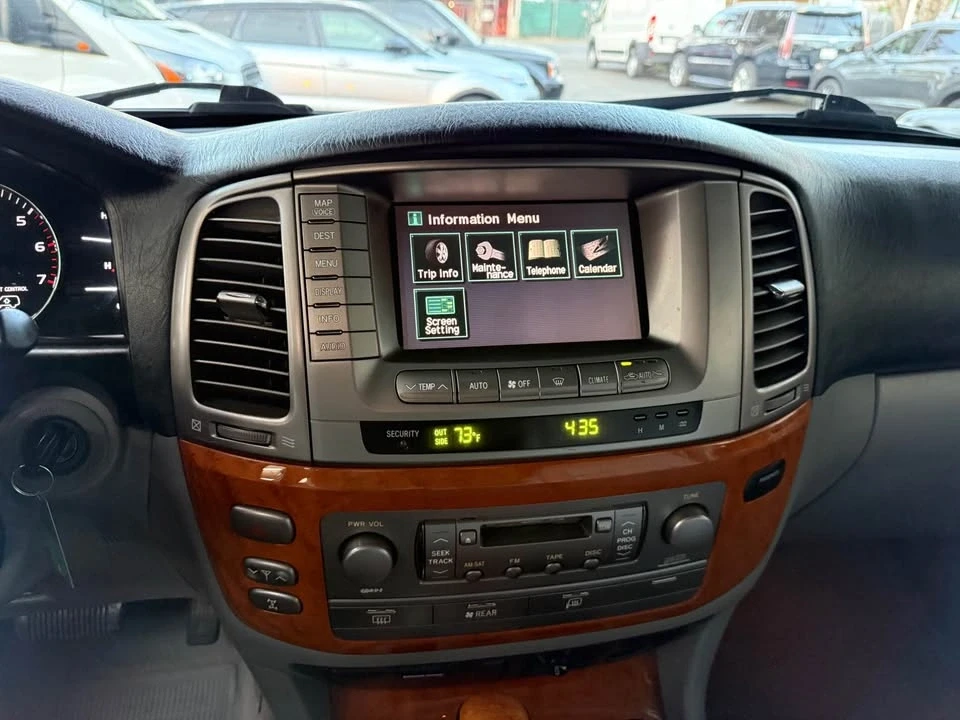 2005 Lexus LX 2nd Gen - Image 9 of 14