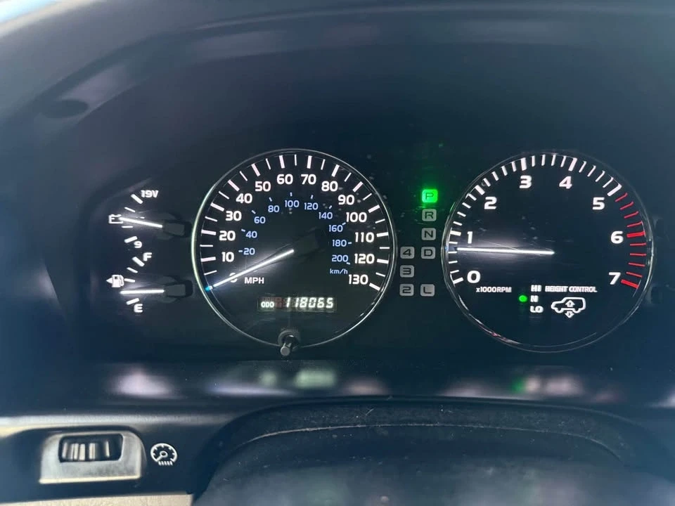 2005 Lexus LX 2nd Gen - Image 8 of 14