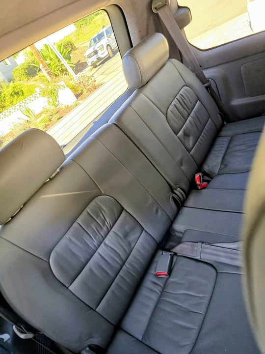 2005 Lexus LX 2nd Gen - Image 12 of 19