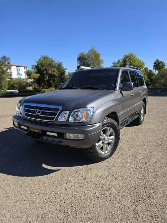 2005 Lexus LX 2nd Gen - Image 4 of 19