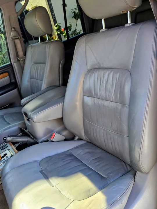 2005 Lexus LX 2nd Gen - Image 9 of 19