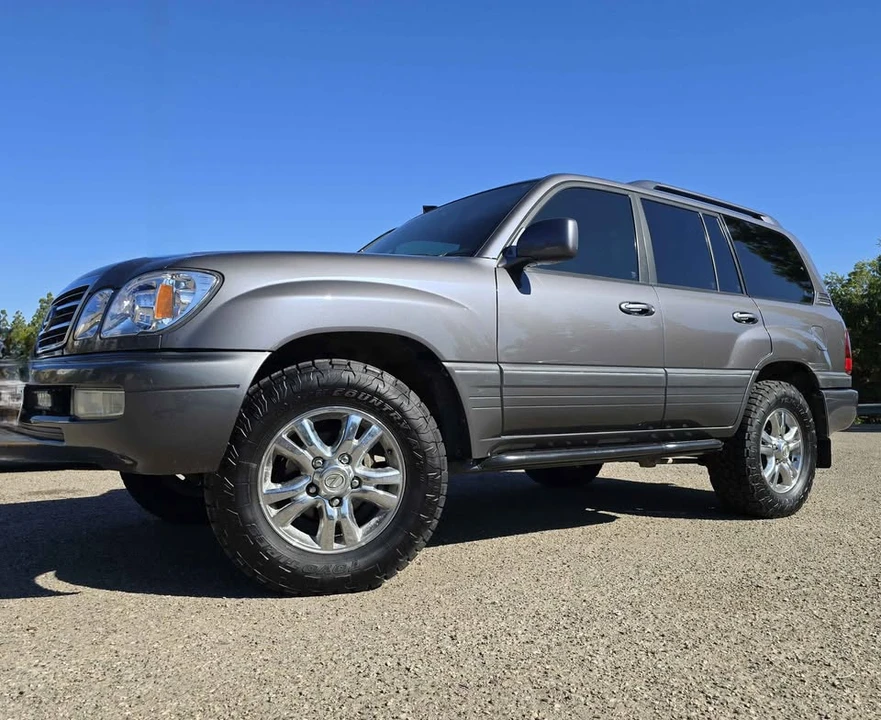 2005 Lexus LX 2nd Gen - Image 19 of 19