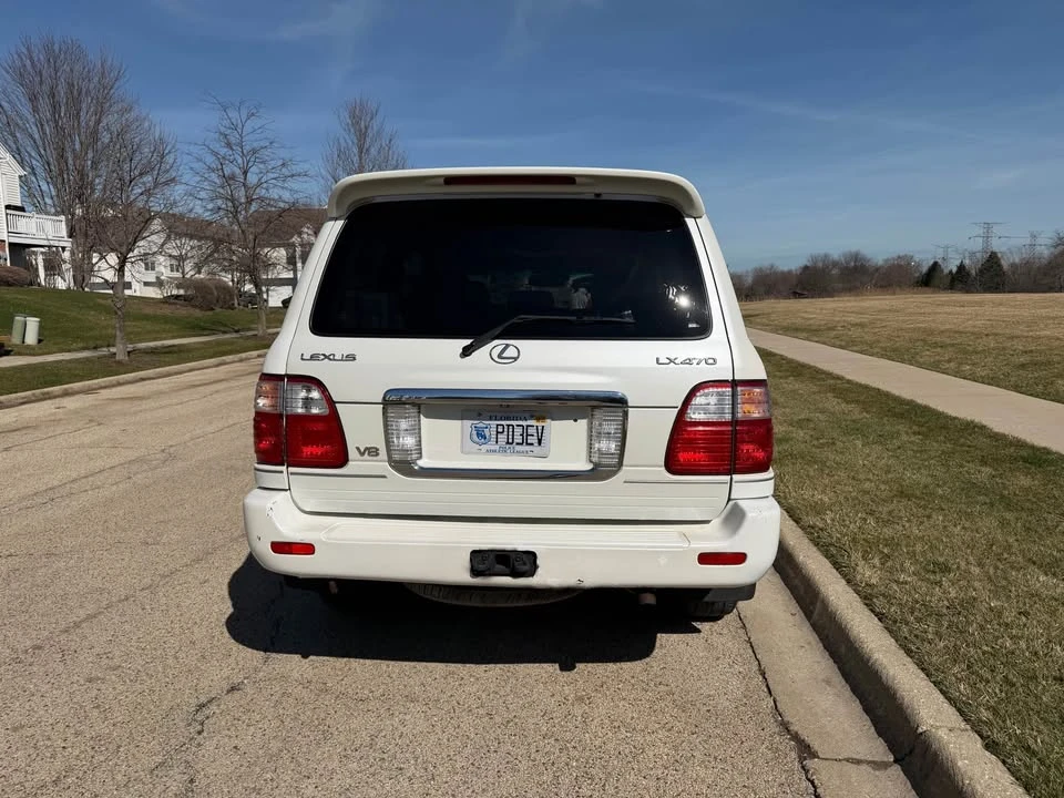 2005 Lexus LX 2nd Gen - Image 3 of 15