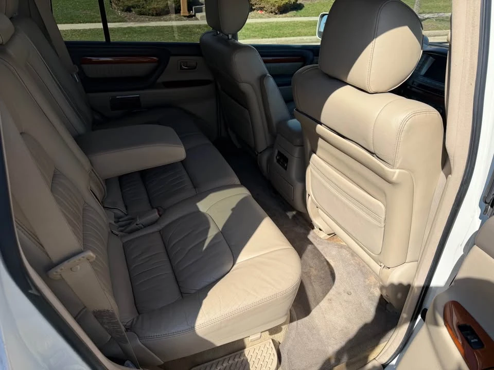 2005 Lexus LX 2nd Gen - Image 12 of 15