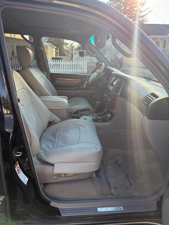 2005 Lexus LX 2nd Gen - Image 8 of 9