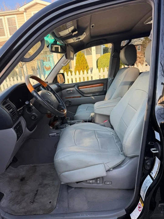 2005 Lexus LX 2nd Gen - Image 7 of 9