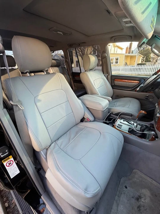 2005 Lexus LX 2nd Gen - Image 5 of 9