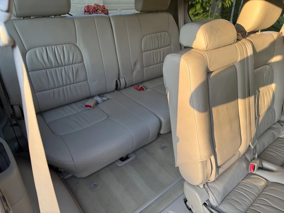 2005 Lexus LX 3rd Gen - Image 20 of 21