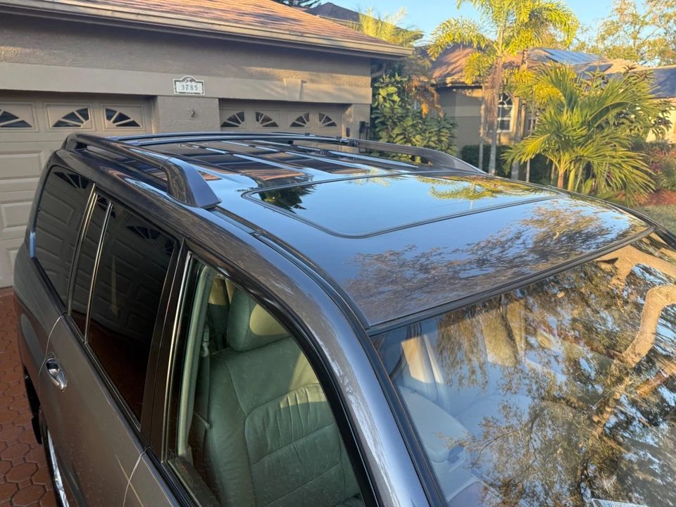 2005 Lexus LX 3rd Gen - Image 12 of 21