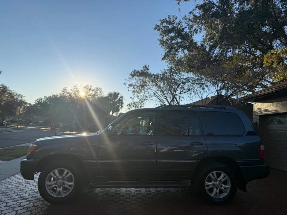 2005 Lexus LX 3rd Gen - Image 8 of 21