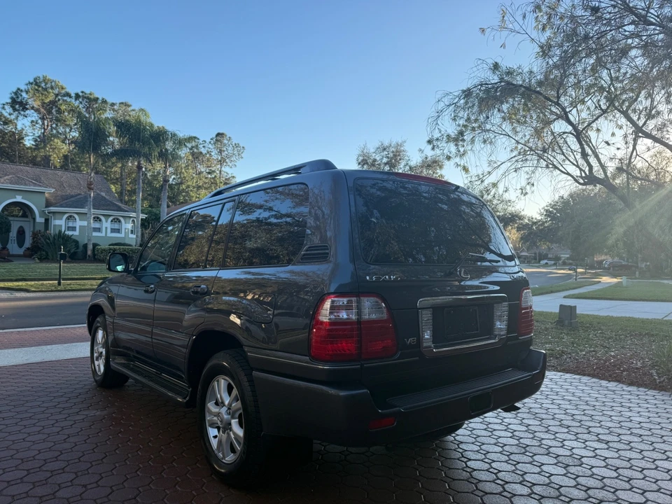 2005 Lexus LX 3rd Gen - Image 4 of 21