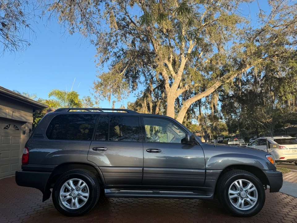 2005 Lexus LX 3rd Gen - Image 2 of 21
