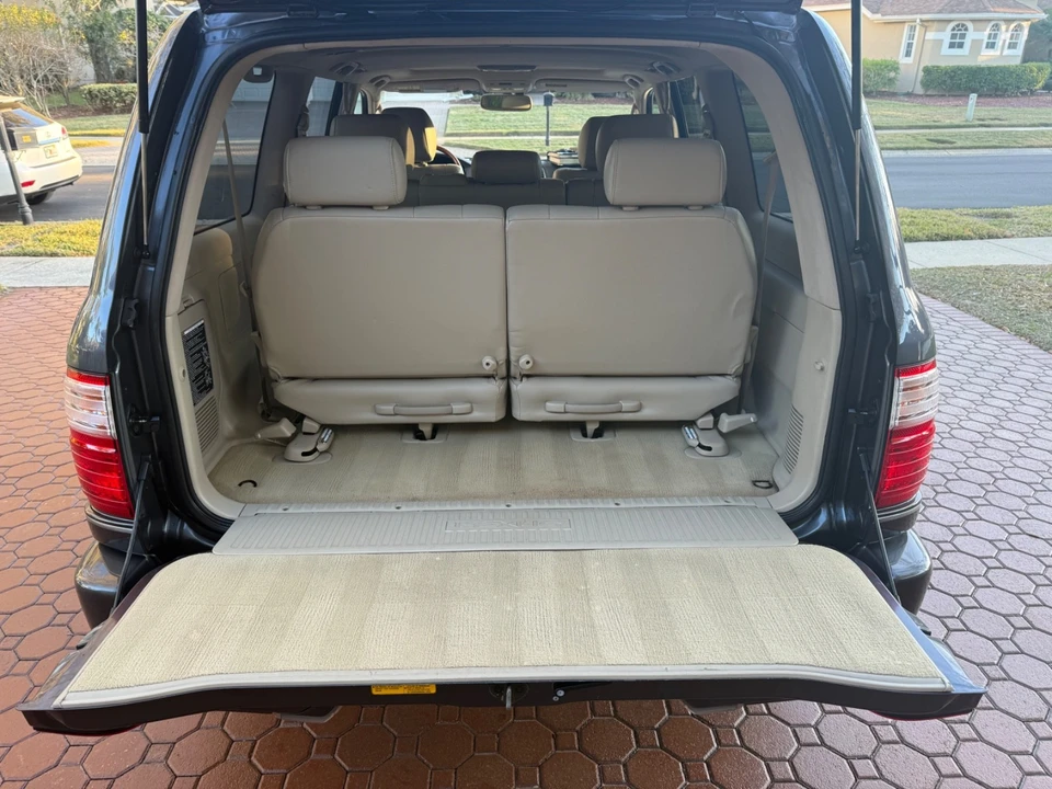 2005 Lexus LX 3rd Gen - Image 21 of 21