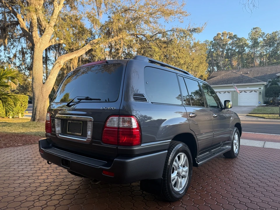 2005 Lexus LX 3rd Gen - Image 3 of 21